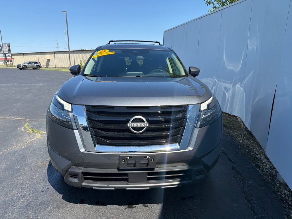 Used 2023 Nissan Pathfinder SV AWD/4WD image 11