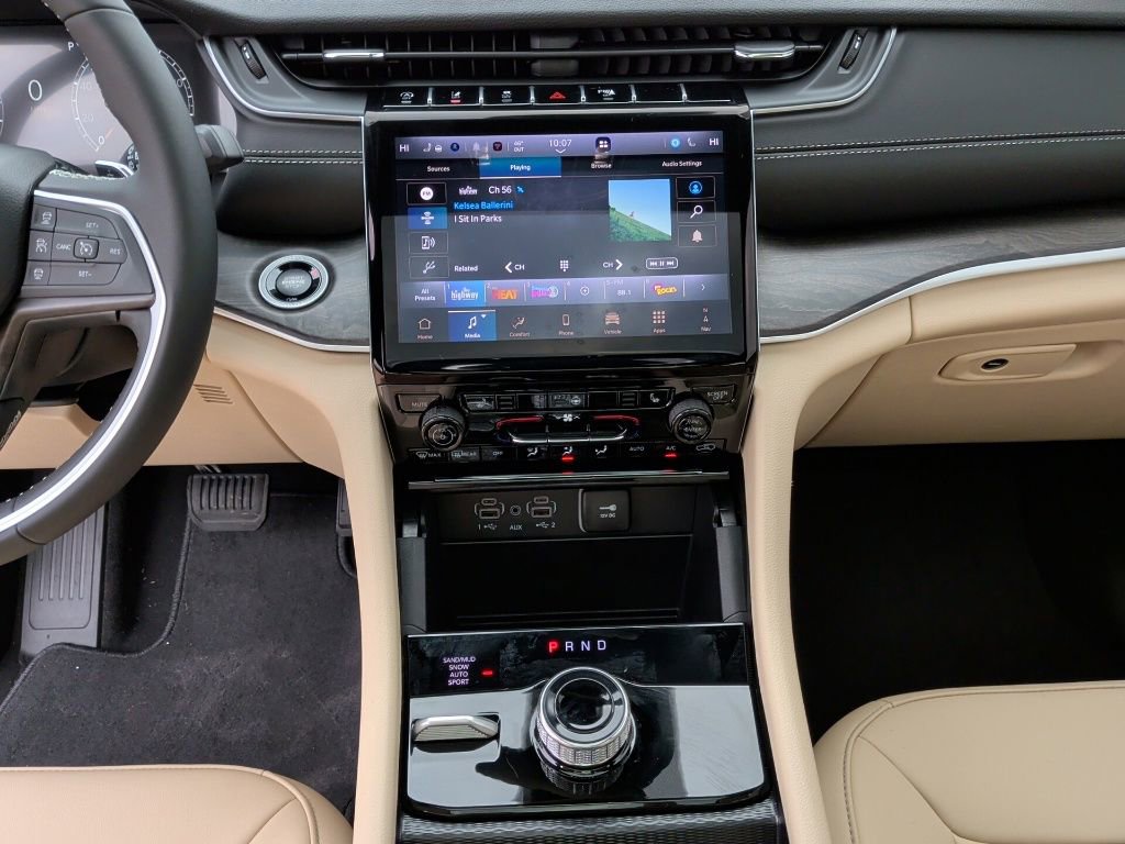 New 2025 Jeep Grand Cherokee Limited image 24