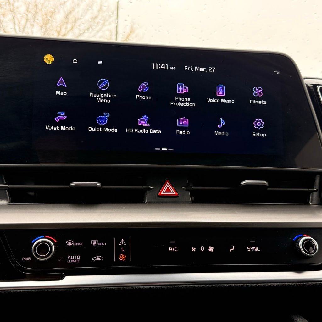 Used 2025 Kia Sportage EX image 15