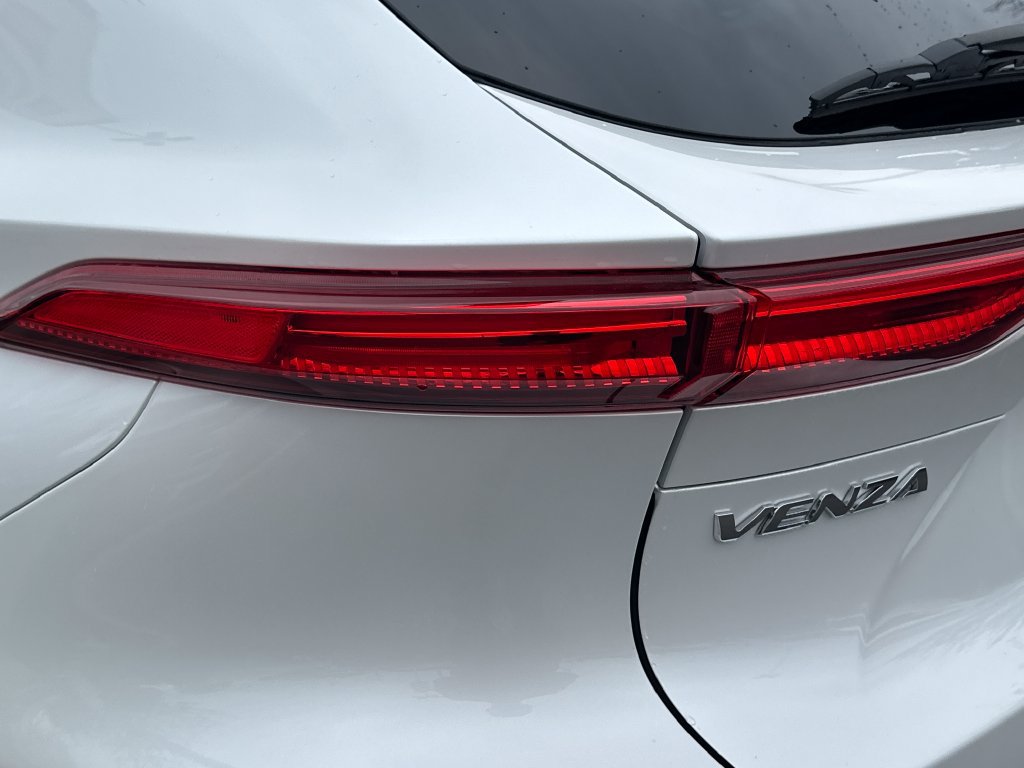 Certified 2024 Toyota Venza LE AWD/4WD image 10