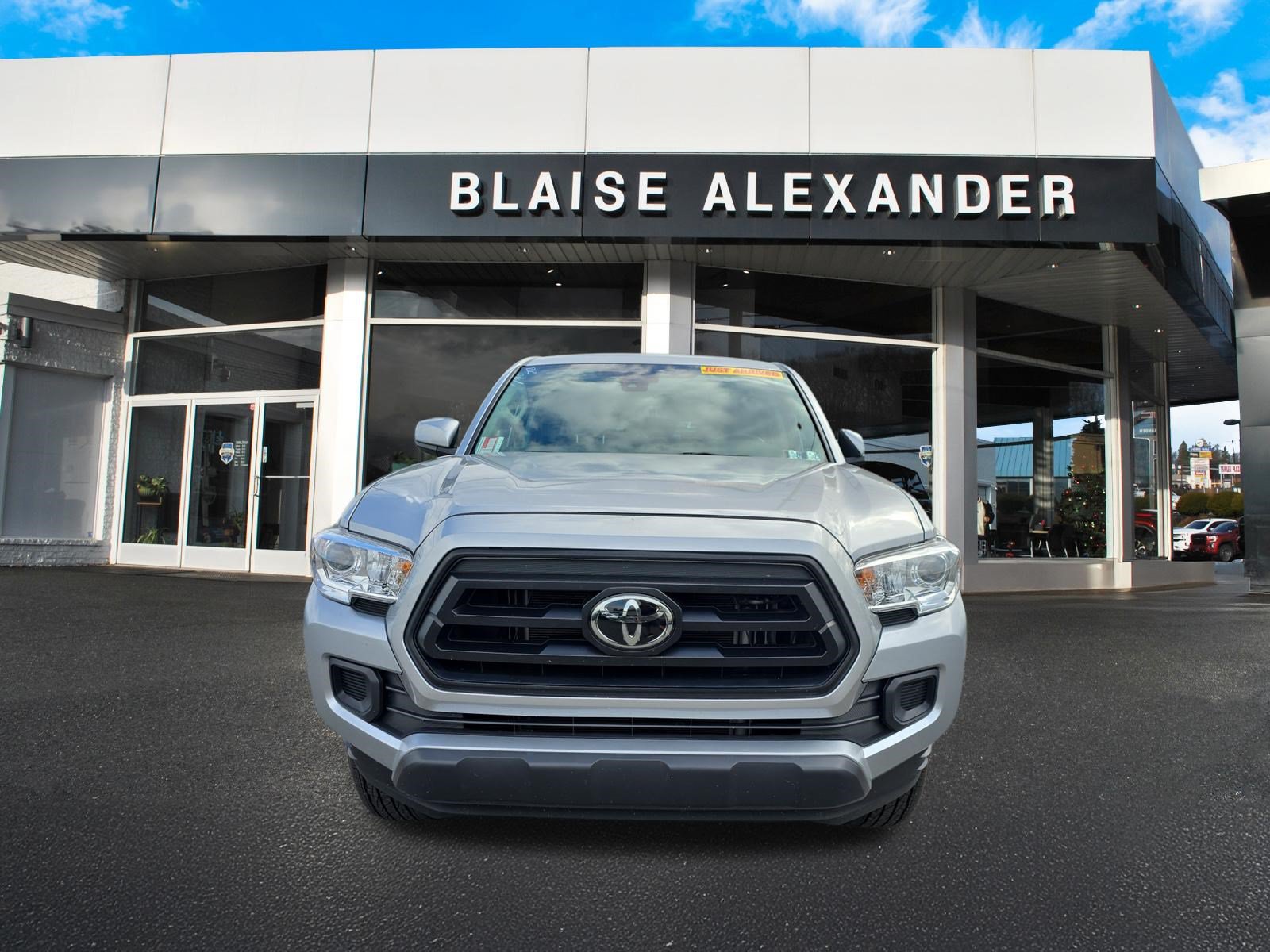 Used 2022 Toyota Tacoma SR AWD/4WD image 9