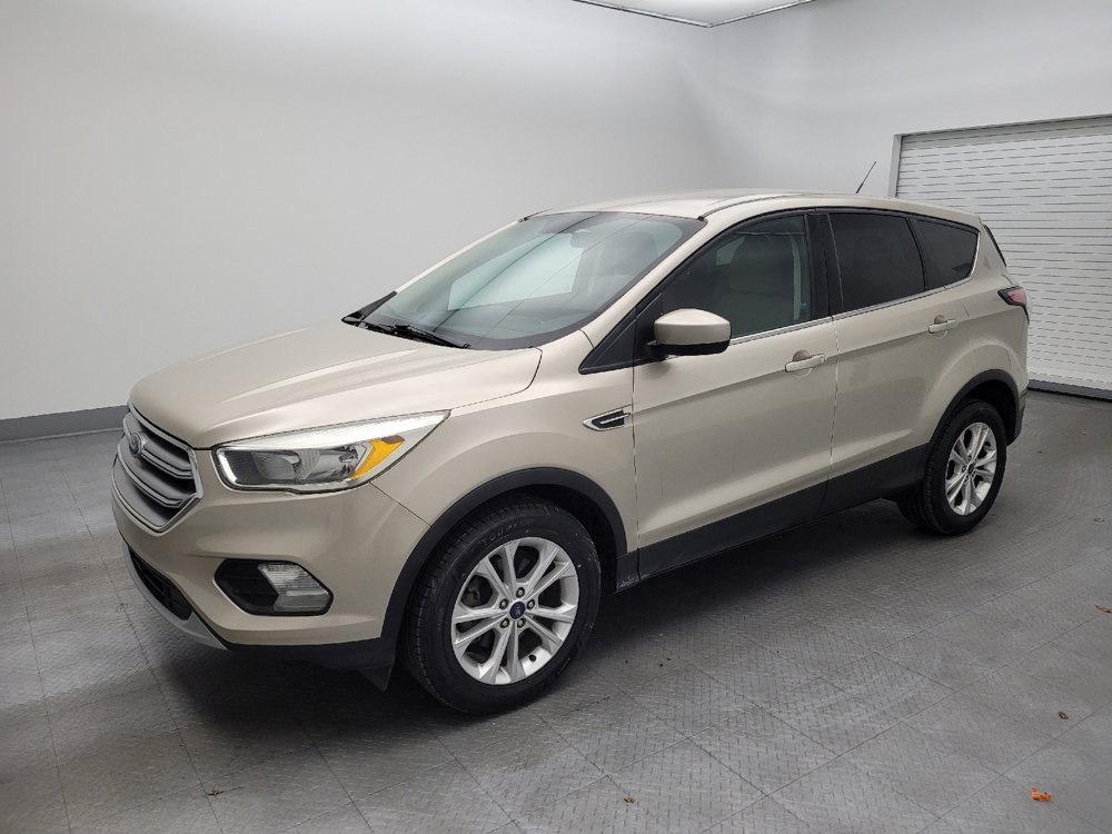 Used 2017 Ford Escape SE FWD image 2