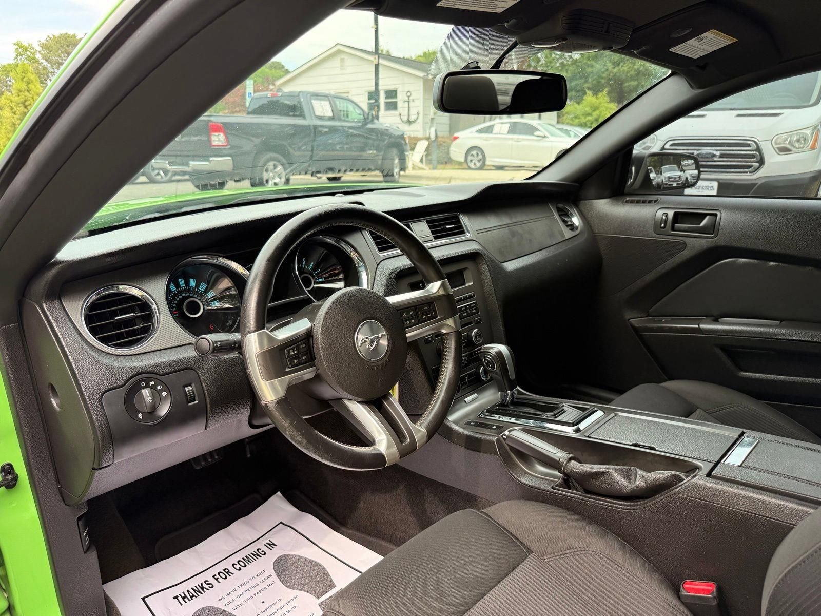 Used 2013 Ford Mustang Coupe RWD image 17
