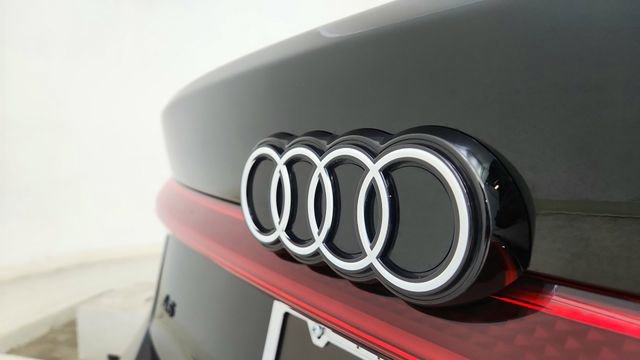 Used 2025 Audi A6 e-tron Prestige w/ Black Warm Weather Package image 16