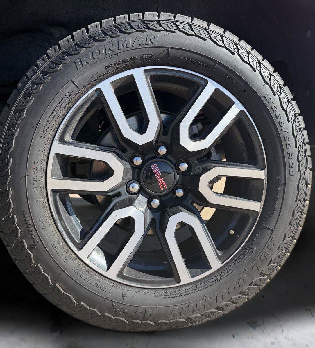 Used 2024 GMC Sierra 1500 AT4 w/ Technology Package AWD/4WD image 23