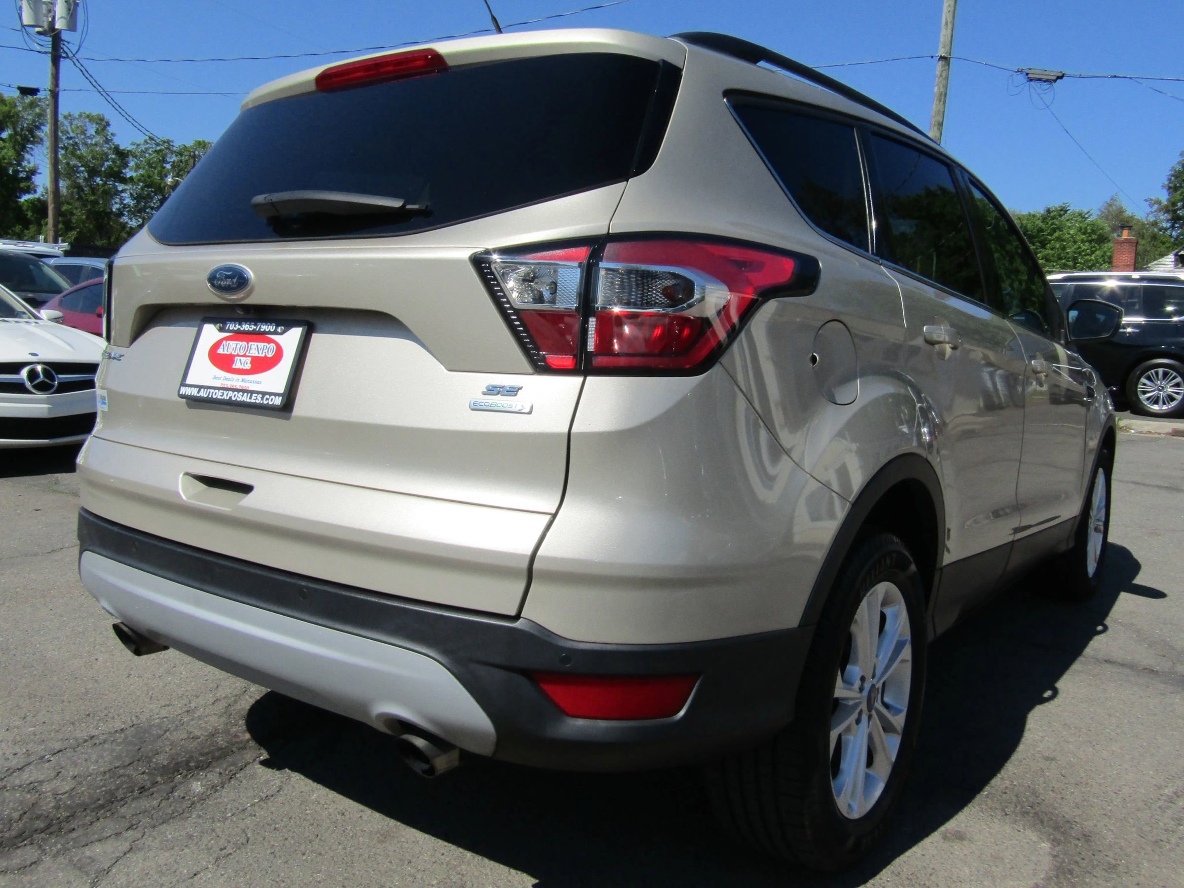 Used 2017 Ford Escape SE w/ SE Leather Comfort Package FWD image 7