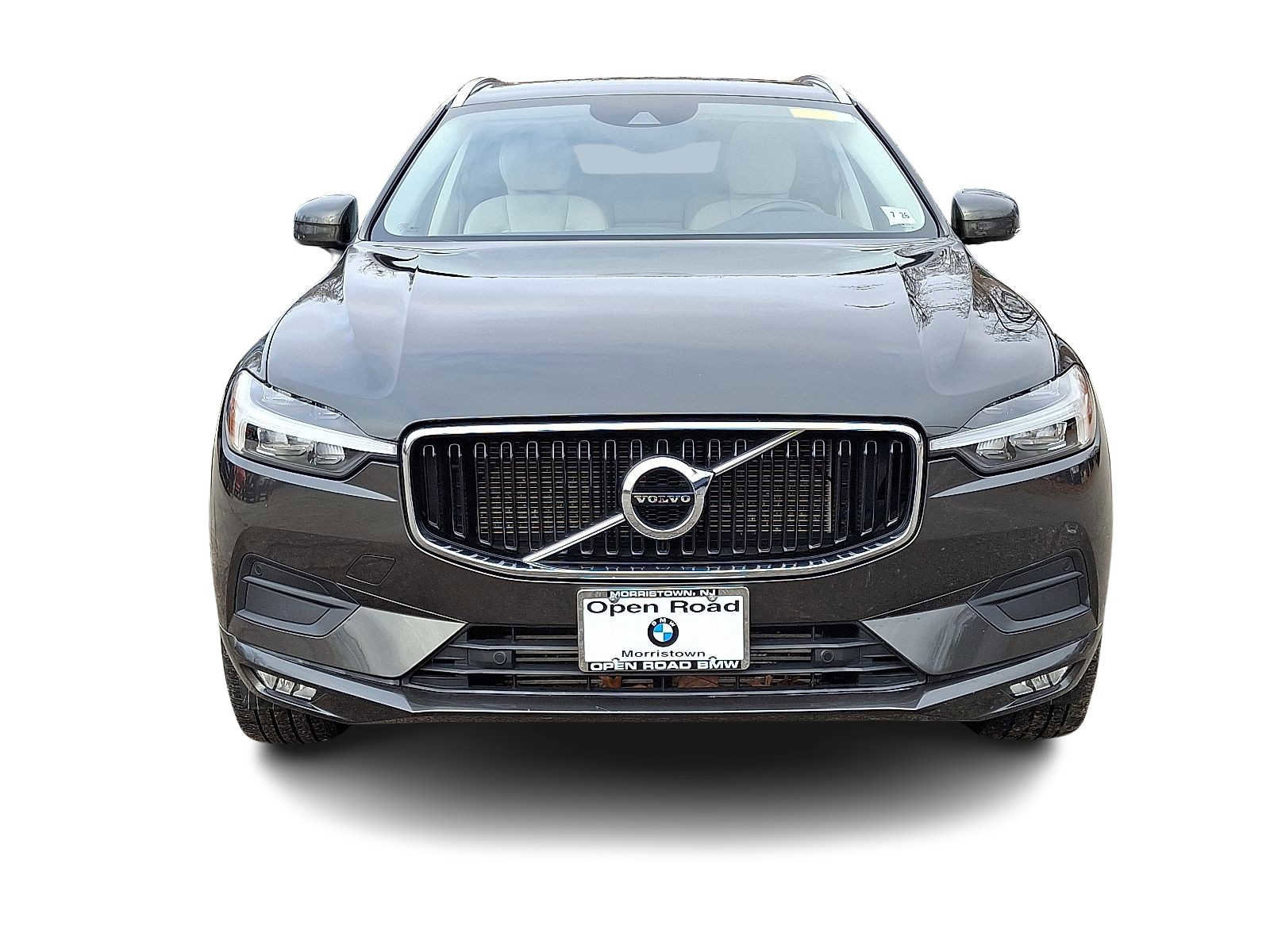 Used 2021 Volvo XC60 T5 Momentum w/ Premium Package image 2