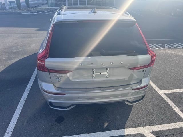 Used 2023 Volvo XC60 B5 Plus w/ Climate Package image 5
