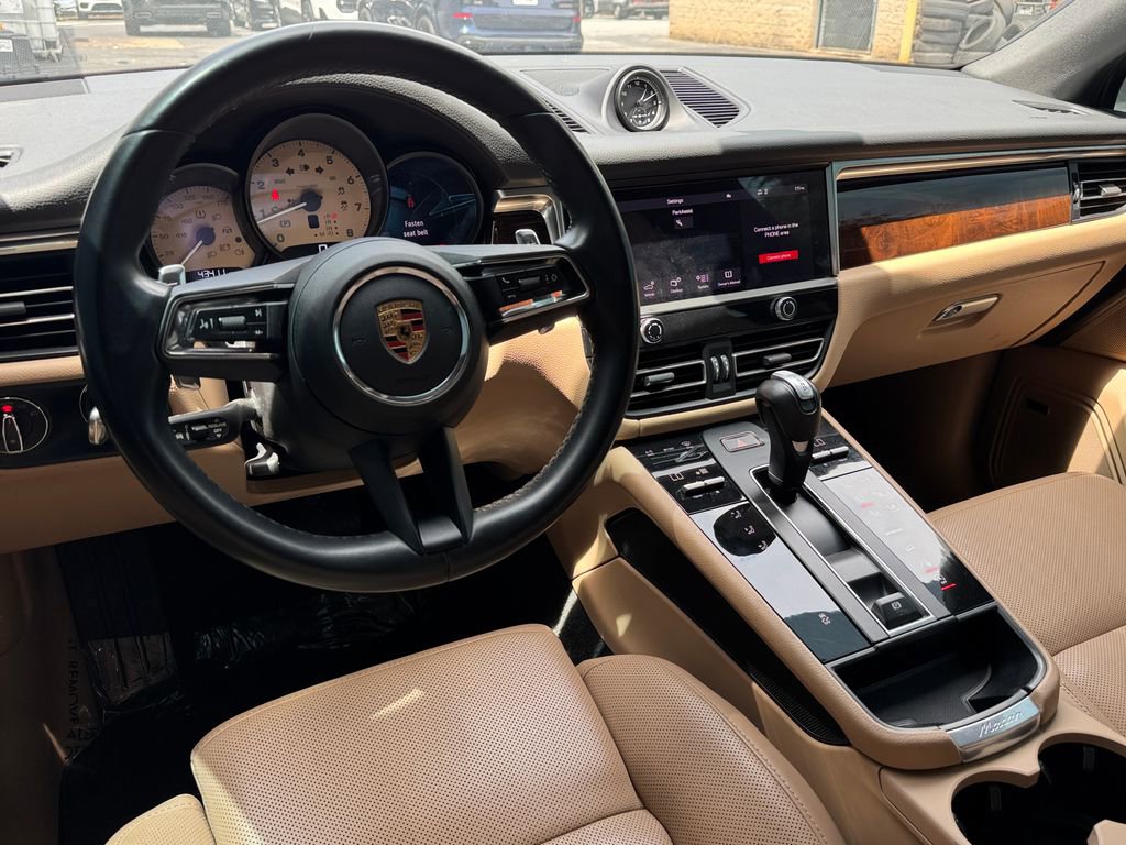 Used 2023 Porsche Macan AWD/4WD image 29