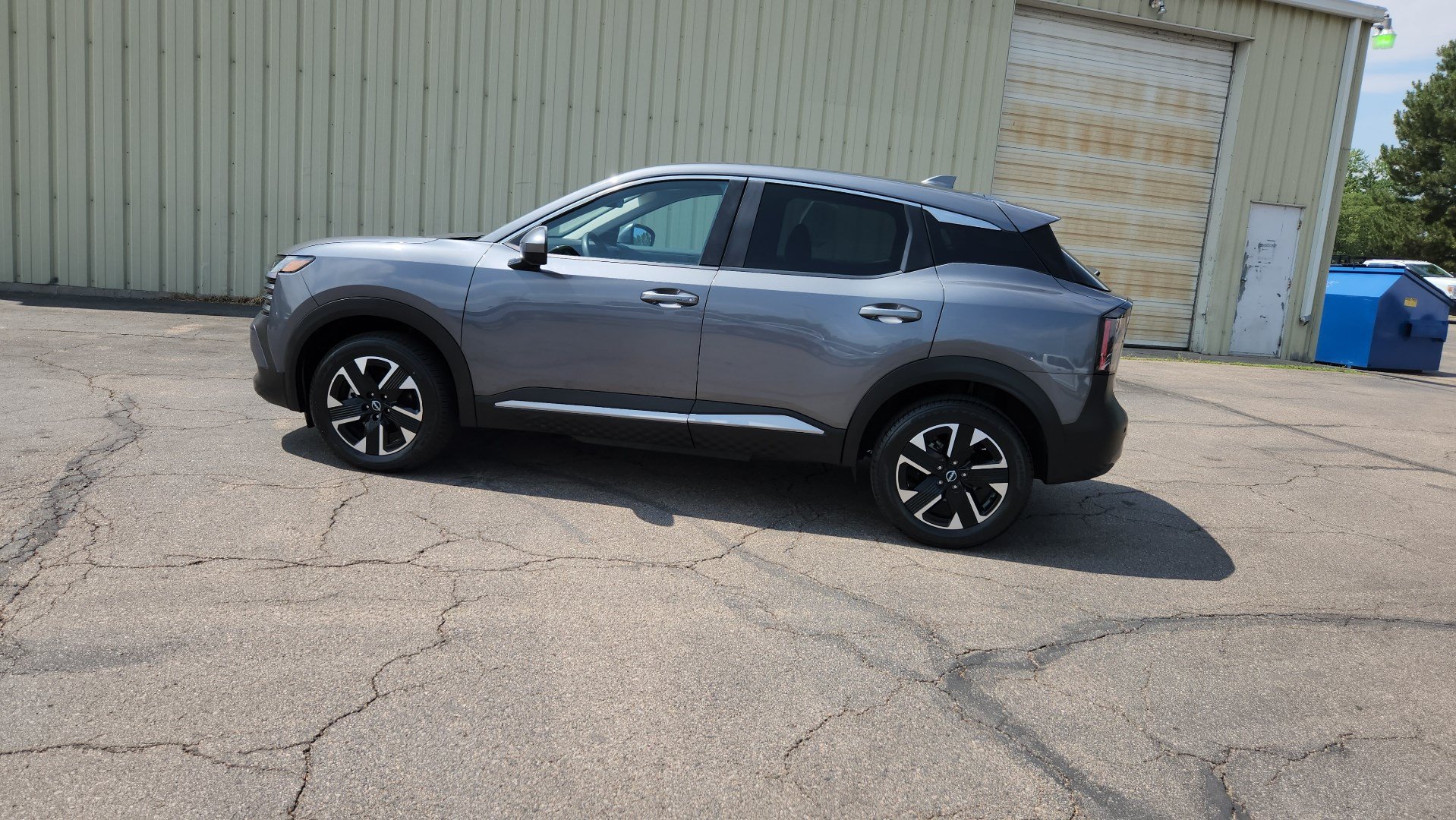 Used 2025 Nissan Kicks SV AWD/4WD image 5