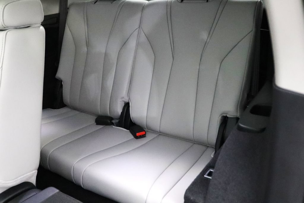 Certified 2024 Acura MDX SH-AWD w/ Technology Package image 11
