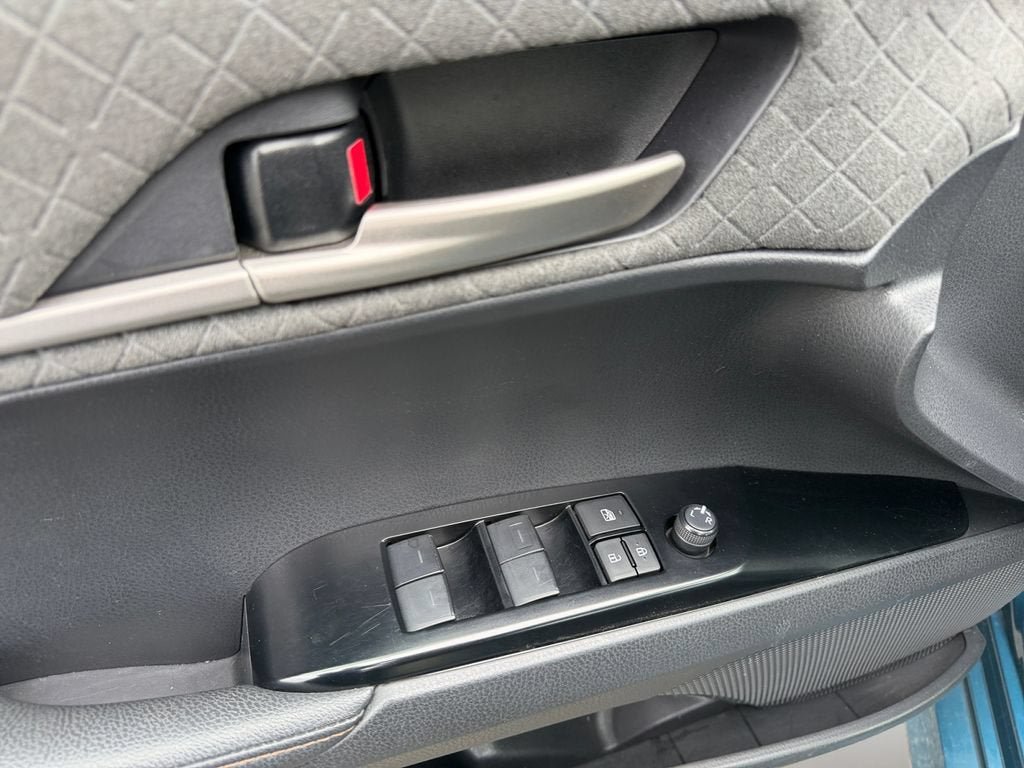Used 2025 Toyota Camry XLE FWD image 21