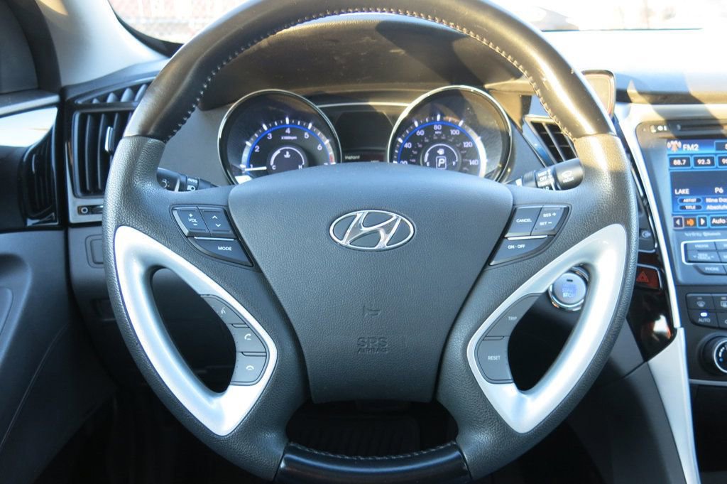 Used 2013 Hyundai Sonata Limited w/ Premium Pkg image 24