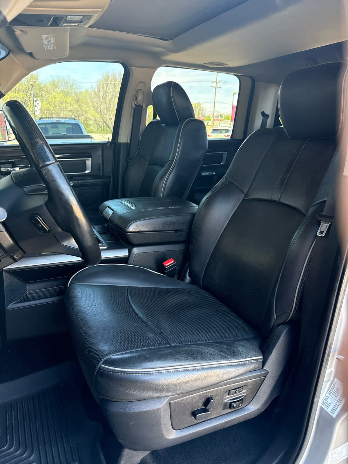 Used 2014 RAM 2500 Limited image 14