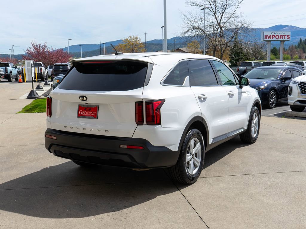 Used 2021 Kia Sorento LX FWD image 7