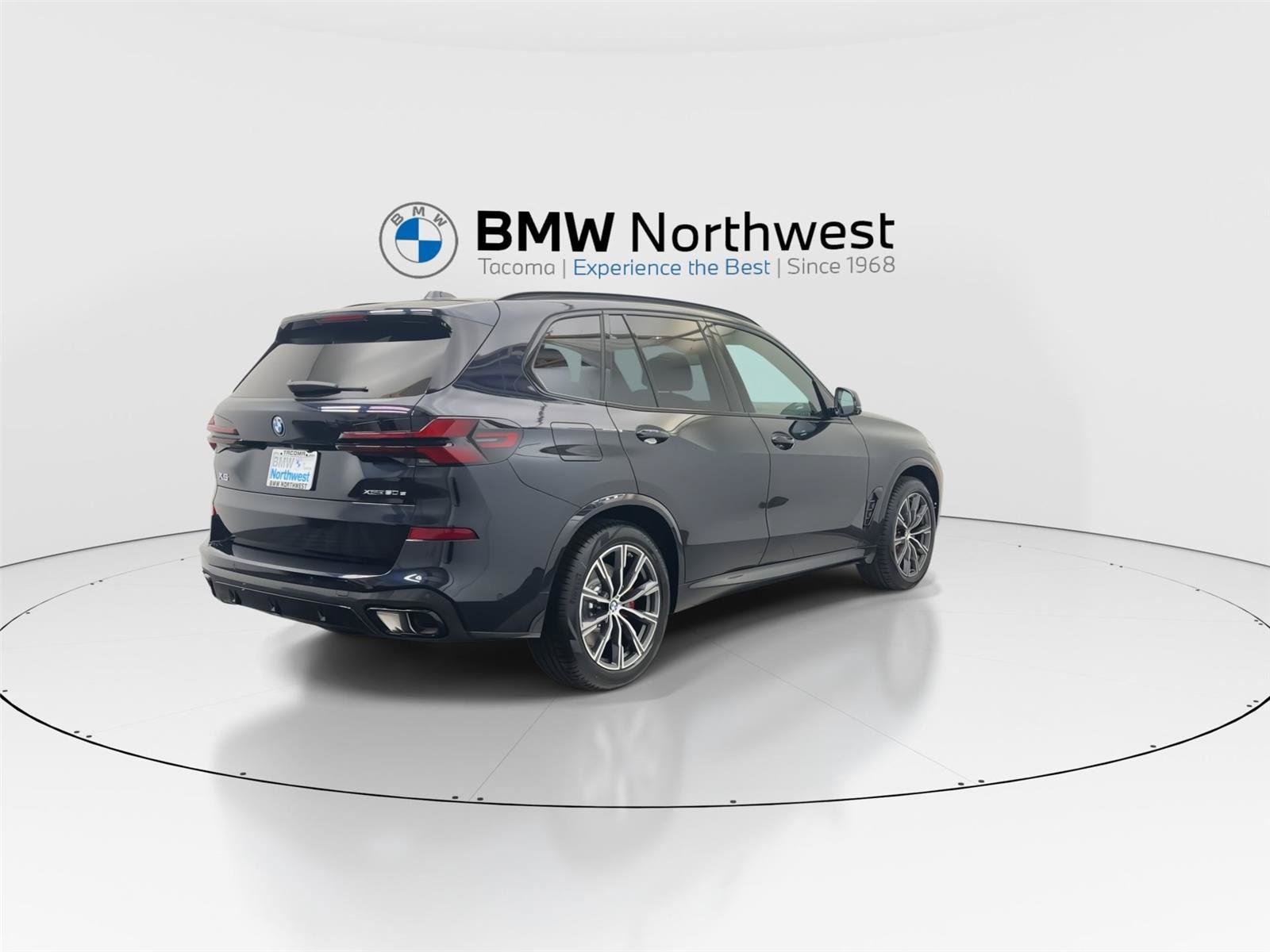New 2026 BMW X5 xDrive50e w/ M Sport Package AWD/4WD image 3