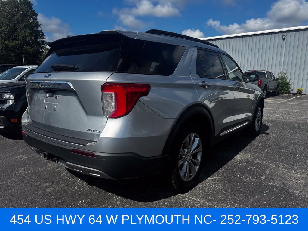 Used 2023 Ford Explorer XLT w/ Equipment Group 202A AWD/4WD image 3