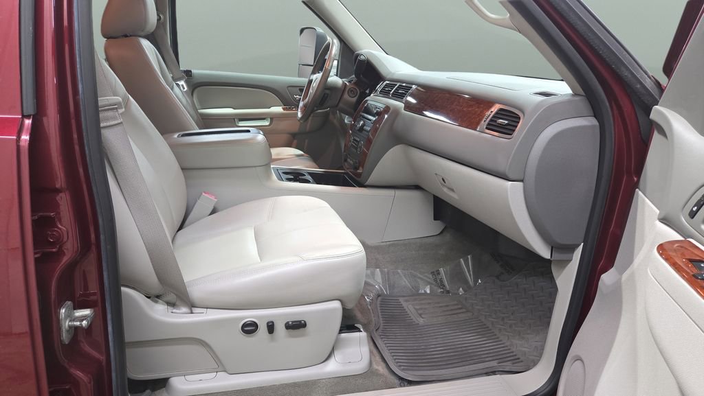 Used 2013 Chevrolet Silverado 1500 LTZ w/ LTZ Plus Package image 26