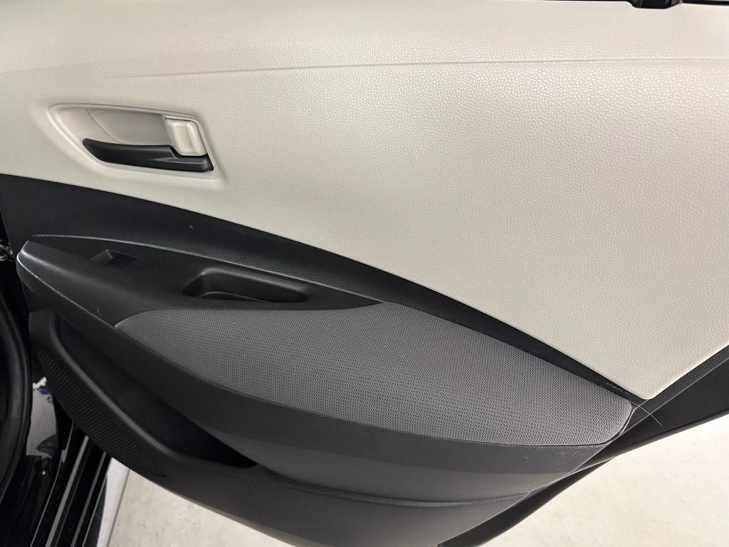 Used 2022 Toyota Corolla LE w/ Carpet Mat Package (TMS) FWD image 36