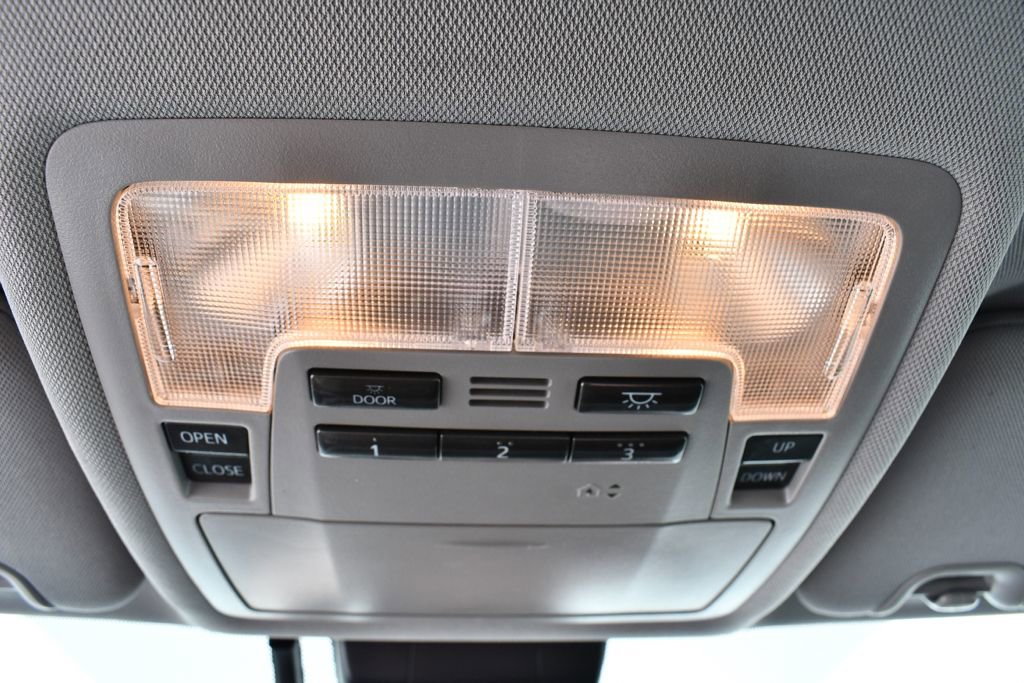 Used 2019 Toyota Highlander XLE AWD/4WD image 34