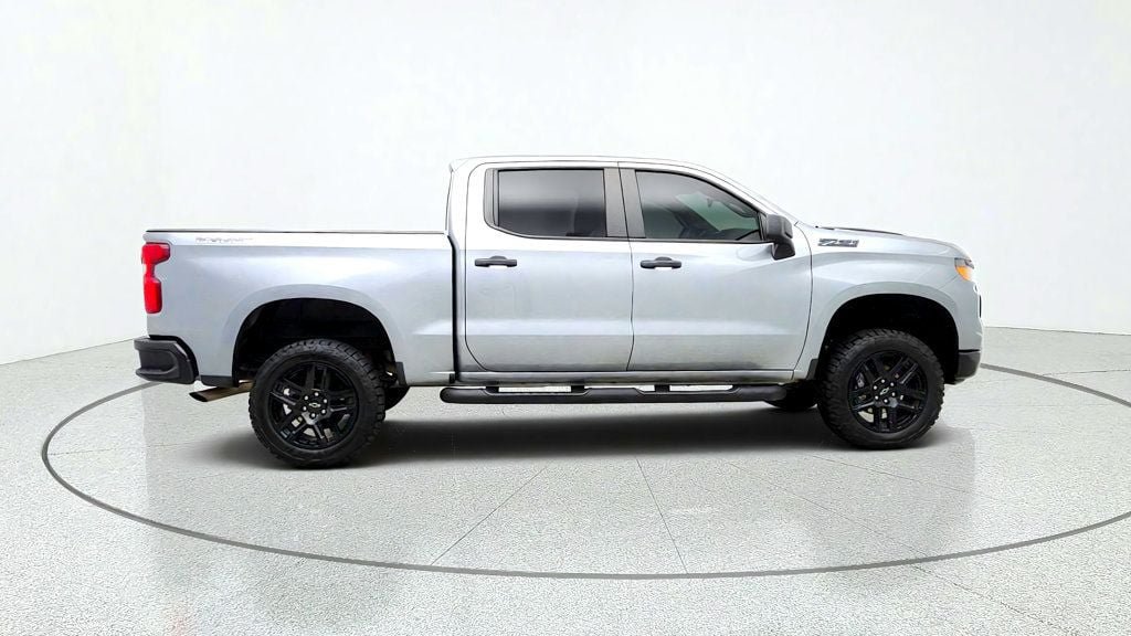 Used 2023 Chevrolet Silverado 1500 Custom Trail Boss w/ LPO, Dark Essentials Package AWD/4WD image 4