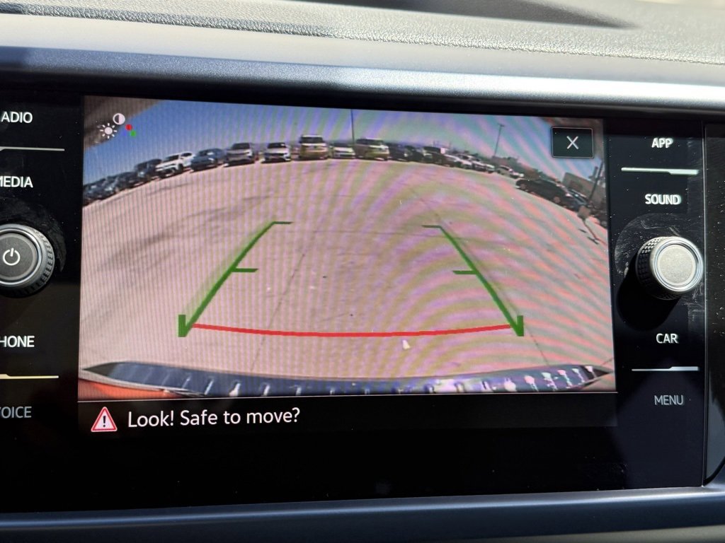 Certified 2024 Volkswagen Taos SE image 8