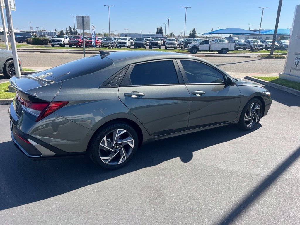 Used 2025 Hyundai Elantra Sport w/ Cargo Package FWD image 10