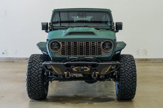 Used 2025 Jeep Wrangler Unlimited Rubicon image 2