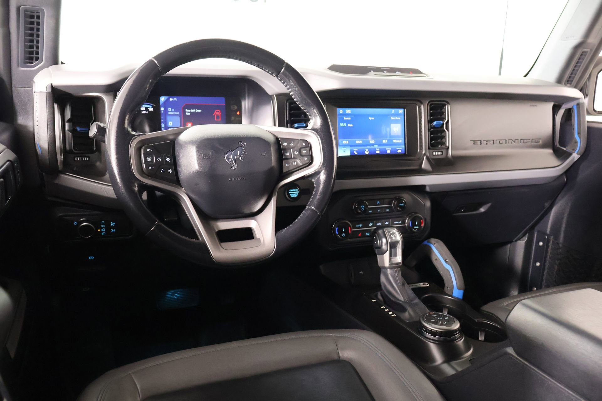 Used 2022 Ford Bronco Black Diamond AWD/4WD image 2
