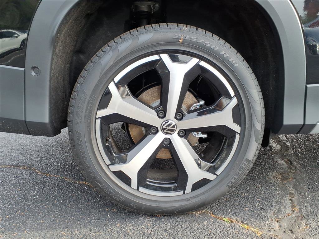 New 2025 Volkswagen Tiguan SE image 5