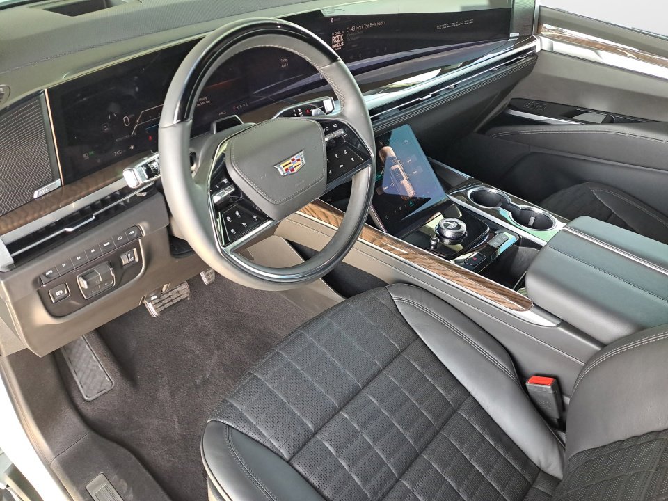 Certified 2026 Cadillac Escalade ESV Platinum Sport w/ LPO, ONYX Package image 10