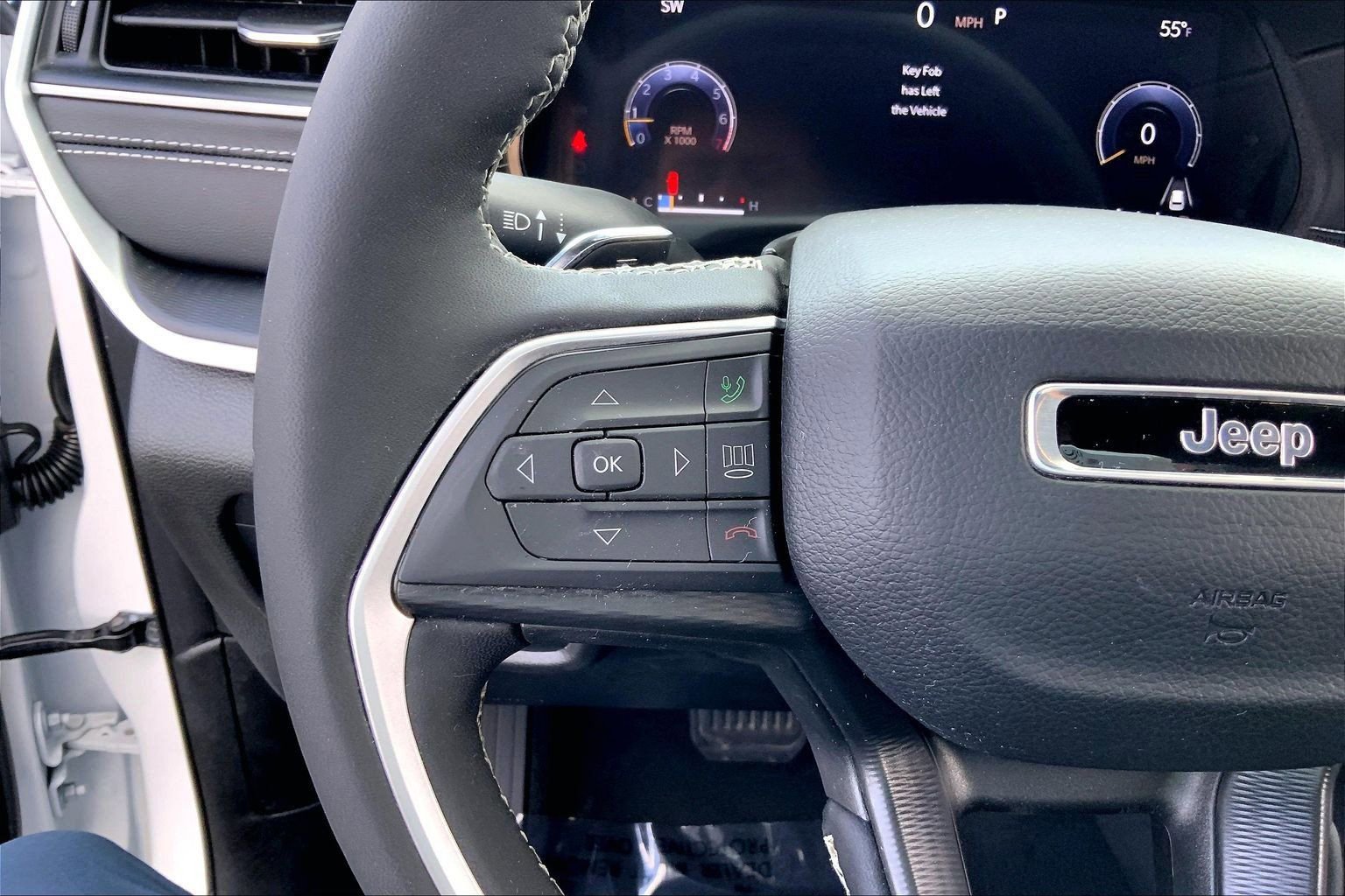 Certified 2025 Jeep Grand Cherokee L Altitude AWD/4WD image 23