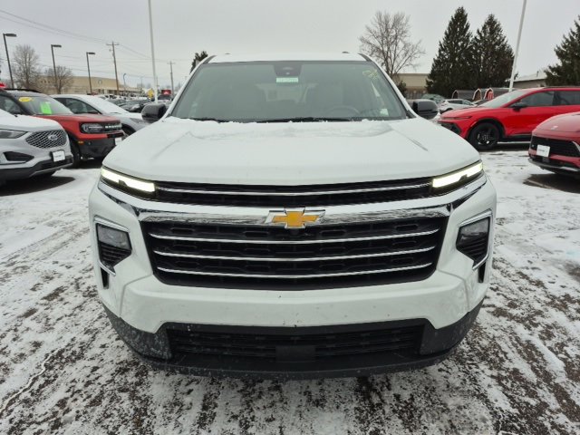 Used 2025 Chevrolet Traverse LT image 8