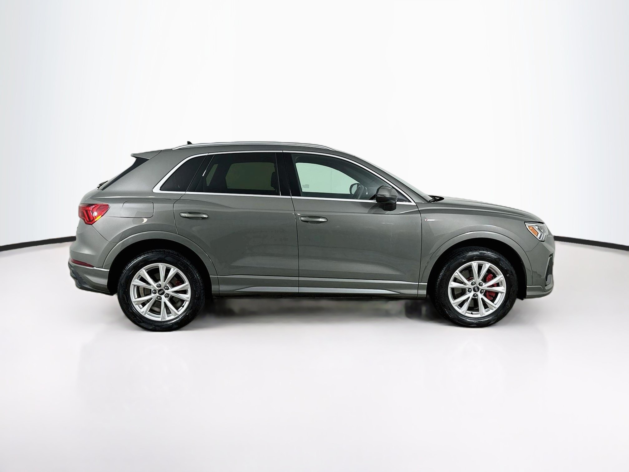 Used 2025 Audi Q3 2.0T Premium AWD/4WD image 10