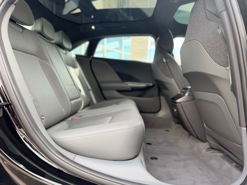 Used 2023 Lucid Air Touring image 18