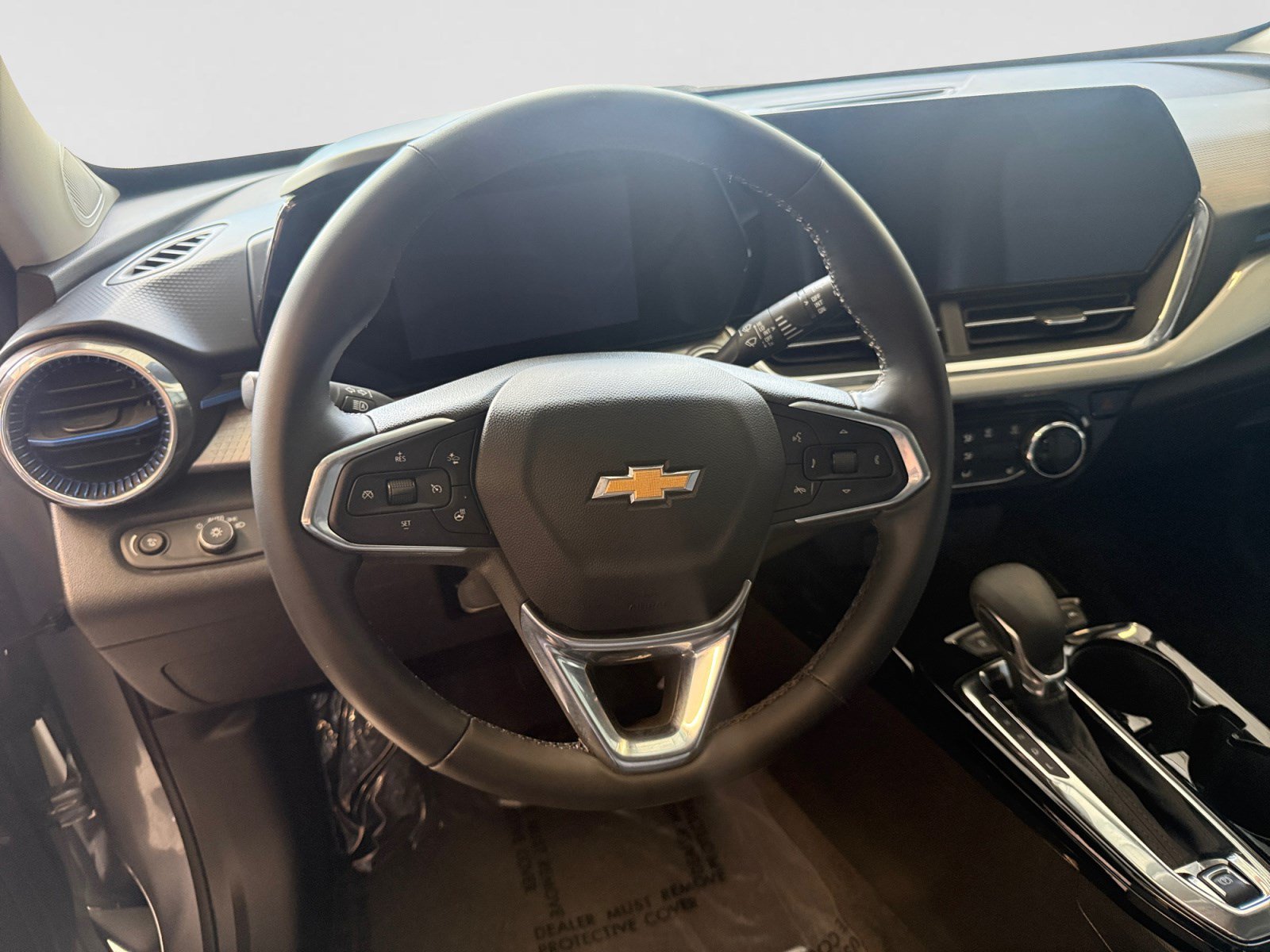 Used 2025 Chevrolet Trax LT w/ Driver Confidence Package FWD image 23