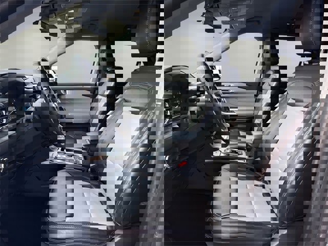 Used 2022 Ford Explorer XLT w/ Equipment Group 202A image 9