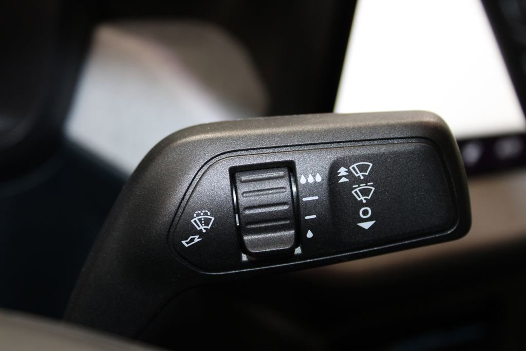 New 2025 Ford Maverick XLT image 43