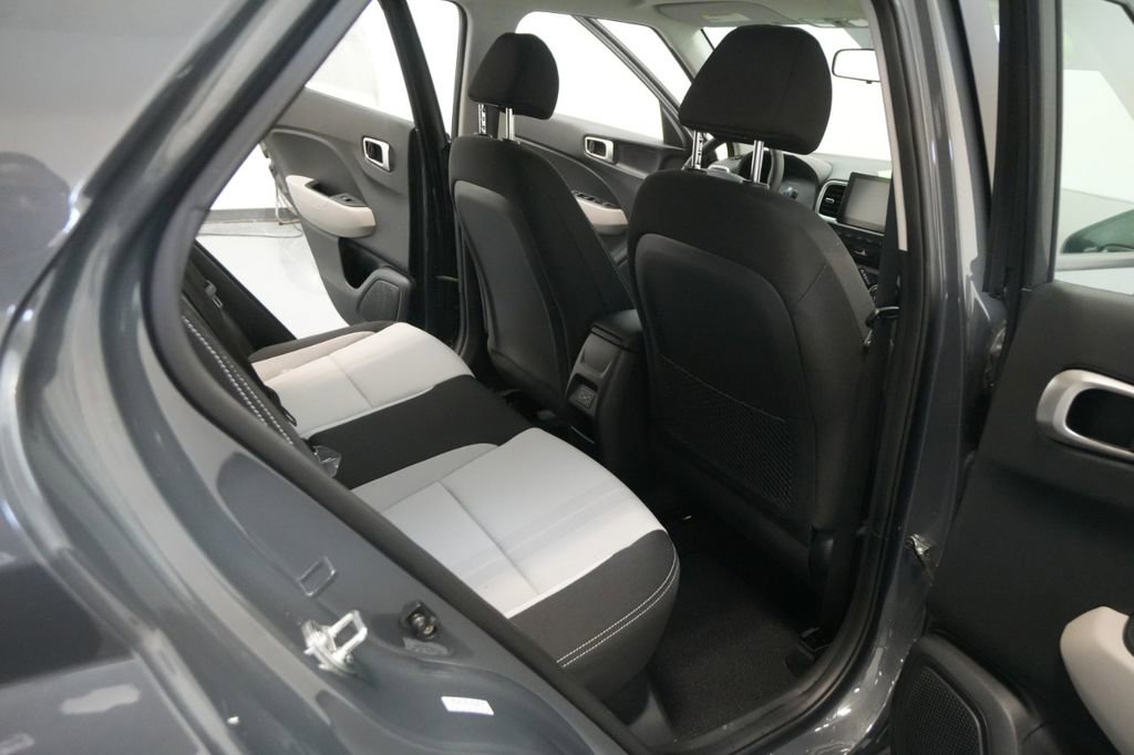 New 2024 Hyundai Venue SEL image 34