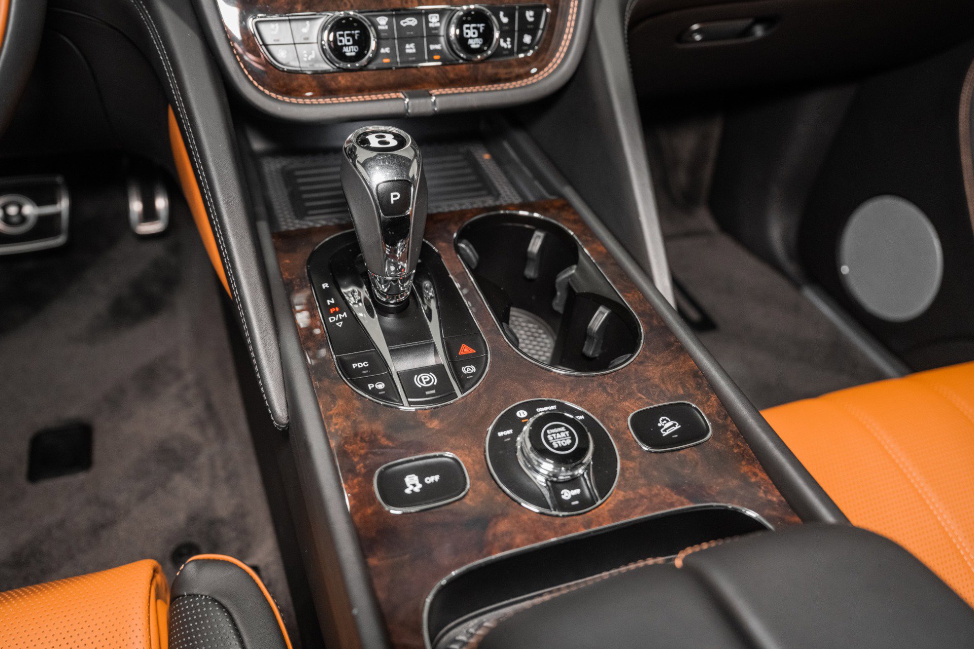 Used 2022 Bentley Bentayga image 42