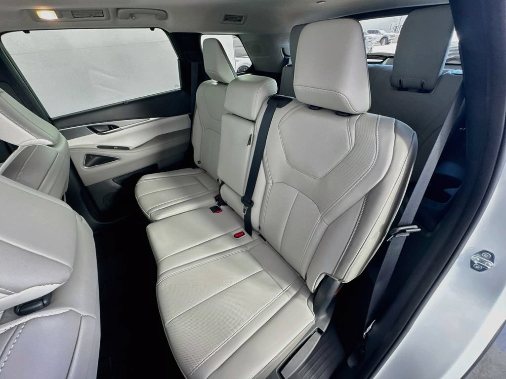 Used 2026 INFINITI QX60 Luxe w/ Cargo Package FWD image 26