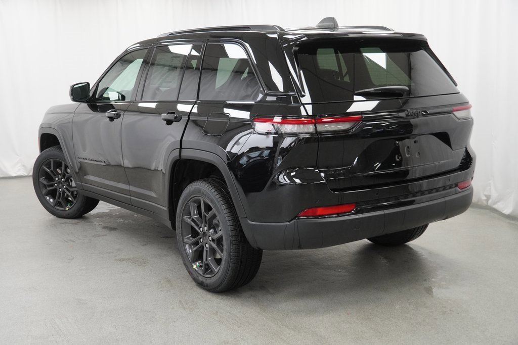 New 2025 Jeep Grand Cherokee Limited w/ Trailer Tow Package image 13