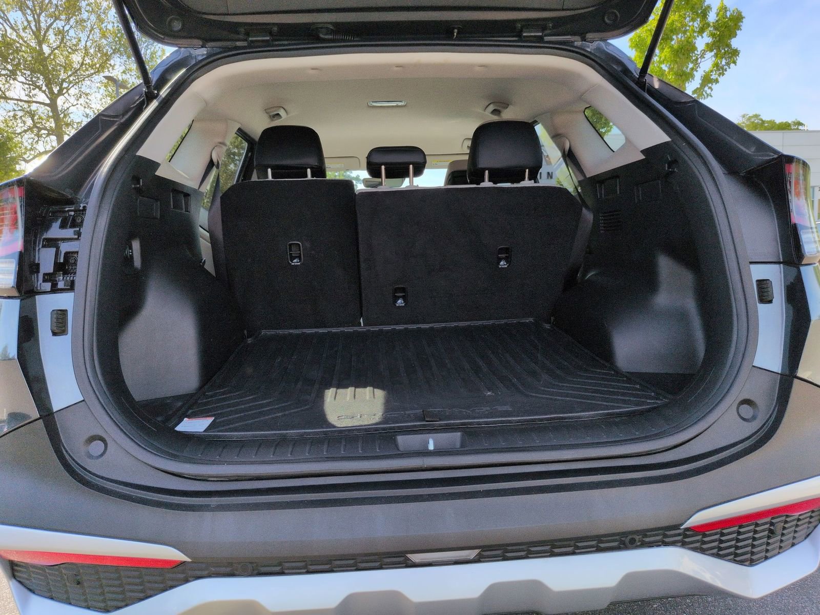 Used 2024 Kia Sportage EX image 30