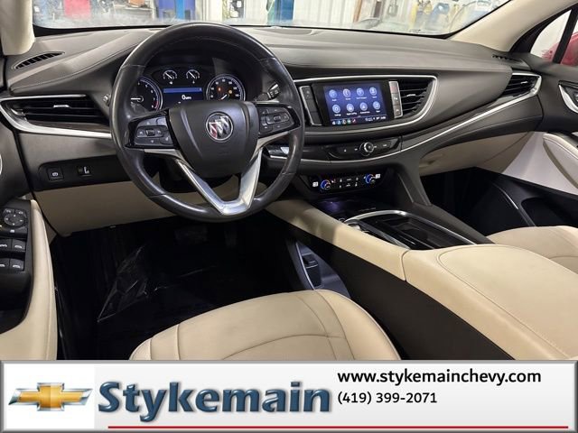 Used 2023 Buick Enclave Essence image 5