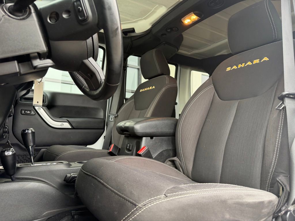 Used 2015 Jeep Wrangler Unlimited Sahara image 7