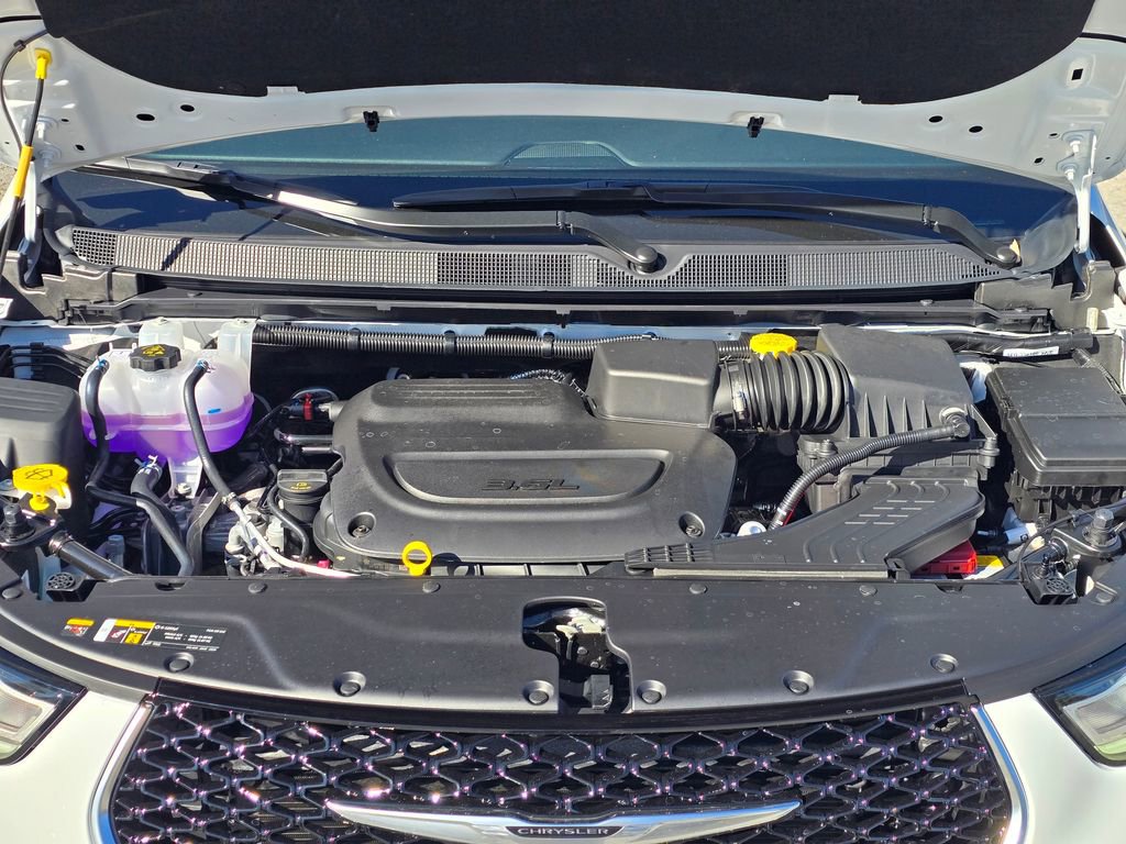 New 2026 Chrysler Pacifica Pinnacle image 24