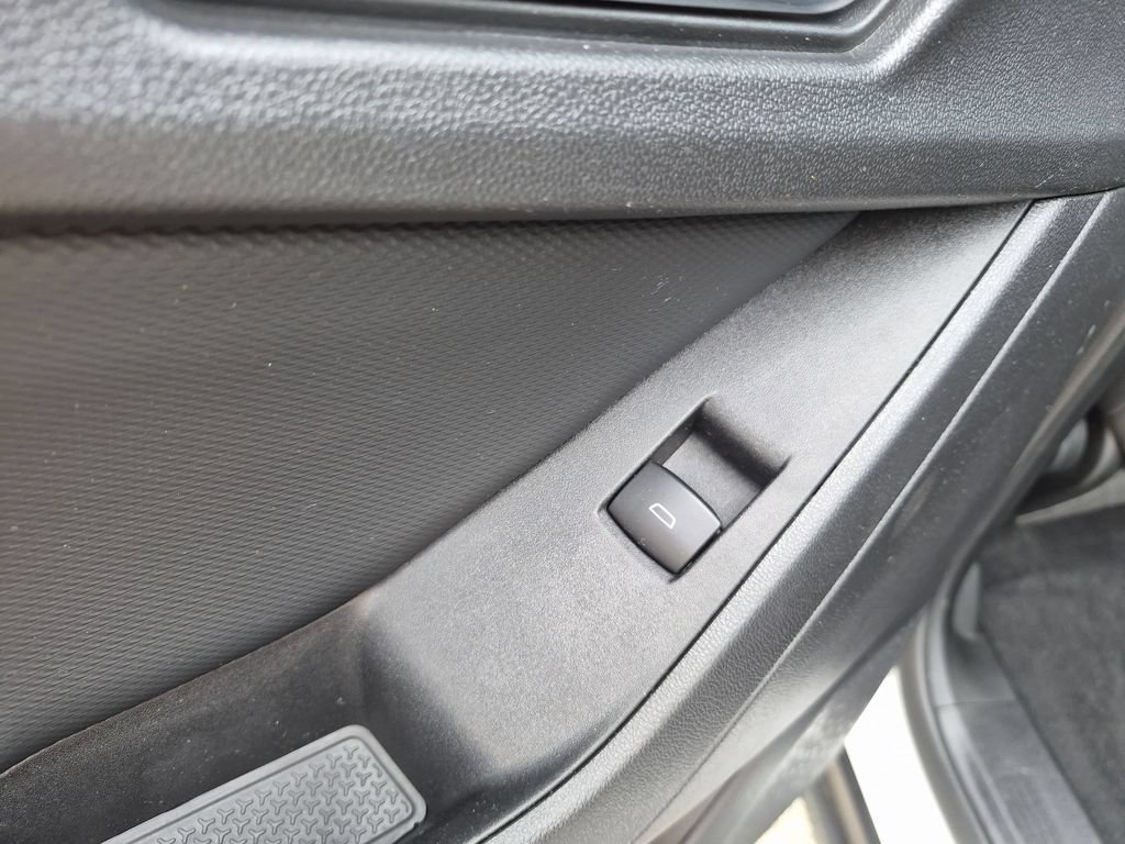 Used 2025 Chevrolet Equinox LT AWD/4WD image 25