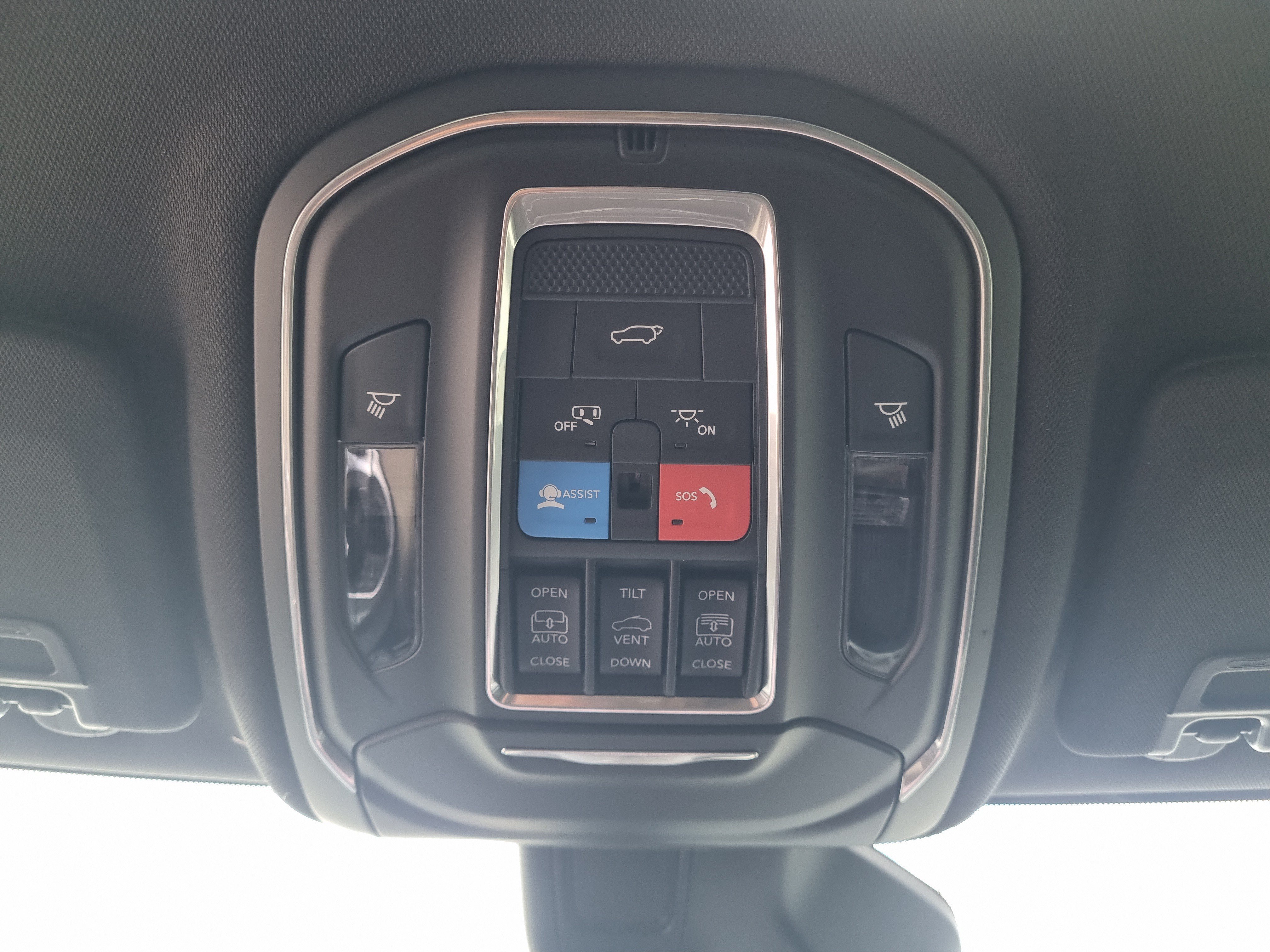 Used 2026 Jeep Grand Cherokee L Limited w/ Limited Altitude Package RWD image 31