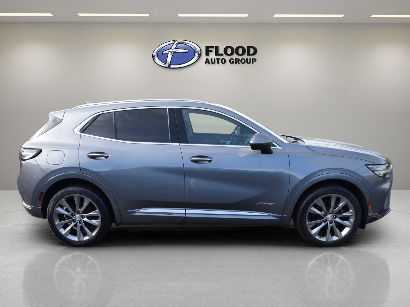 Used 2021 Buick Envision Avenir w/ Technology Package II AWD/4WD image 3