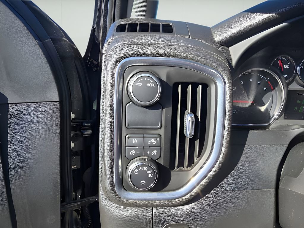 Used 2022 Chevrolet Silverado 2500 LT w/ Convenience Package image 19